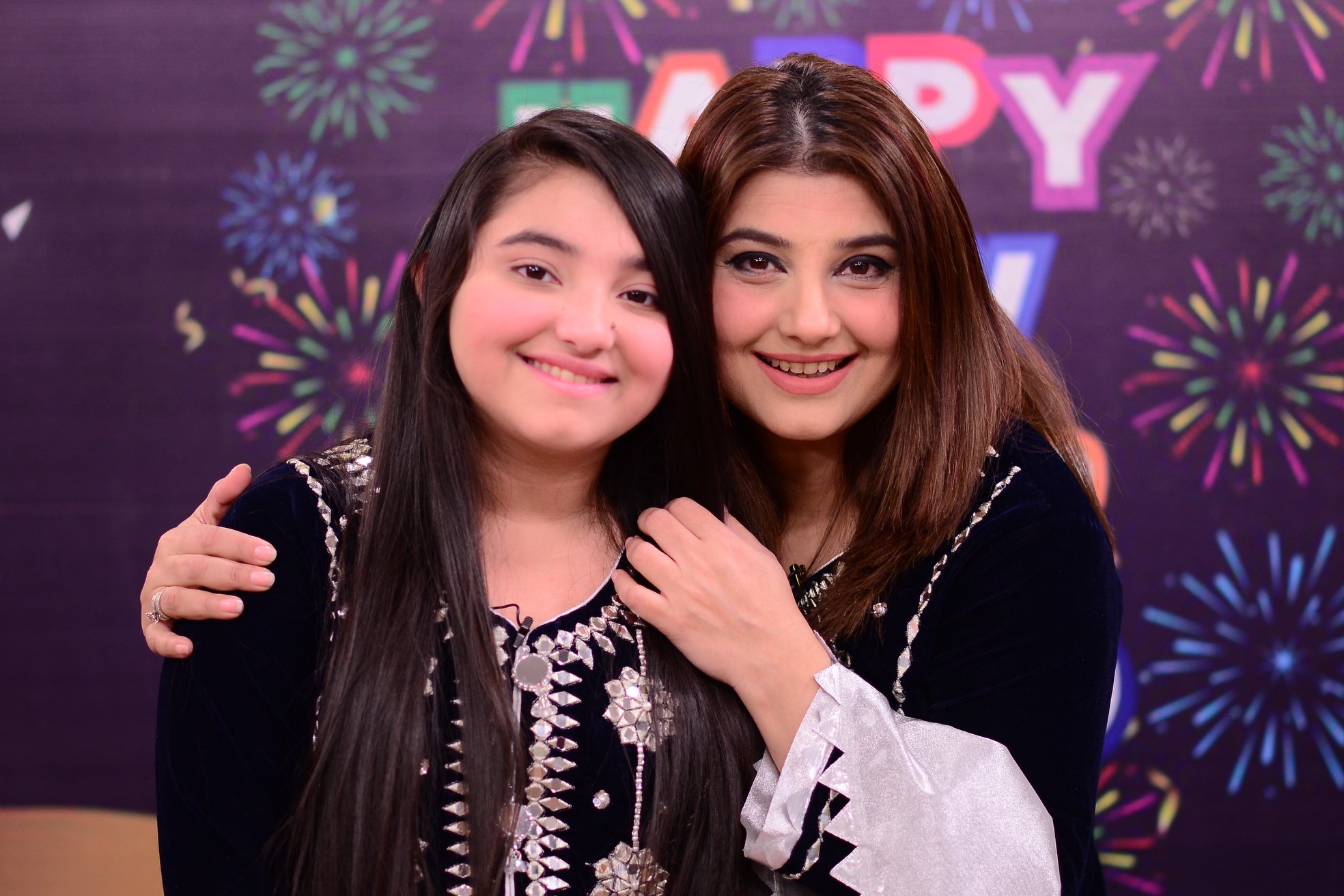 Shagufta Ijaz and Javeria Saud with their Daughters in Nida Yasir Morning Show