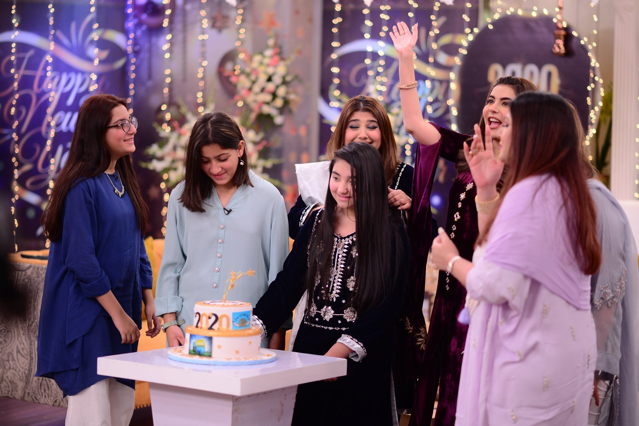 Shagufta Ijaz and Javeria Saud with their Daughters in Nida Yasir Morning Show