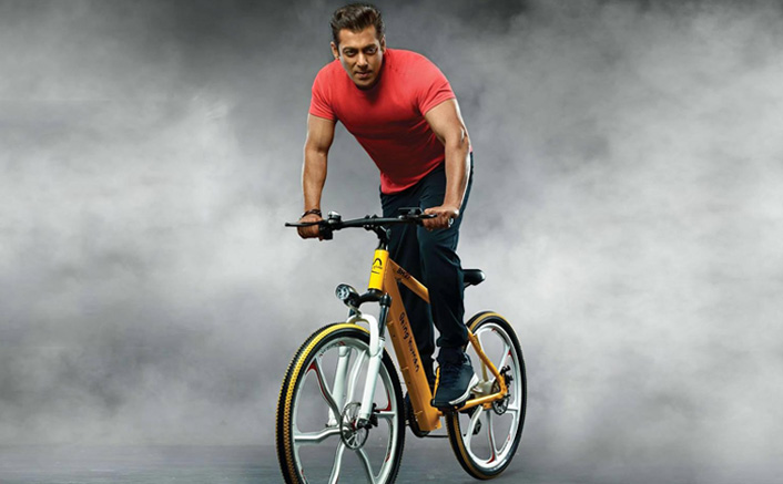 Salman Khan Wishes  Republic Day in a Healthy Style