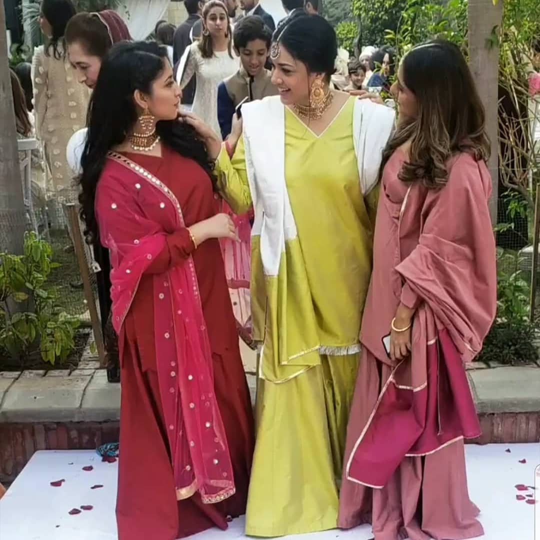 Sanam Jung with her Mother and Daughter at a Wedding Event
