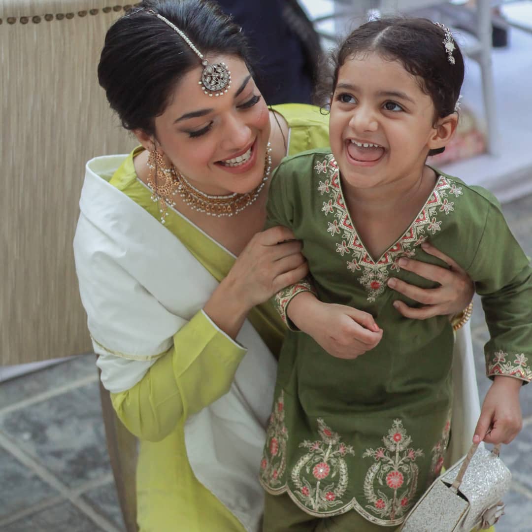 Sanam Jung with her Mother and Daughter at a Wedding Event | Reviewit.pk