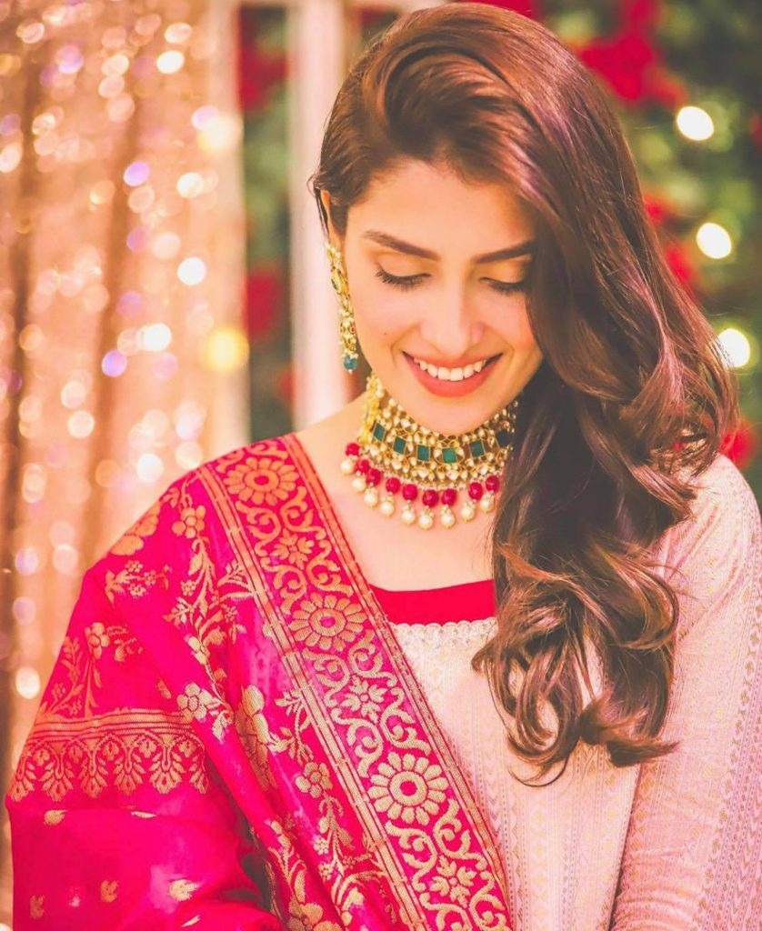 10 Most Gorgeous Photo Shoots of Ayeza Khan | Reviewit.pk