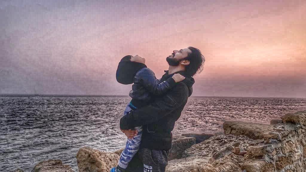 Bilal Qureshi and Uroosa Bilal Latest Beautiful Pictures with their Son