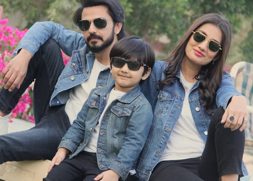 Bilal Qureshi and Uroosa Bilal Latest Beautiful Pictures with their Son