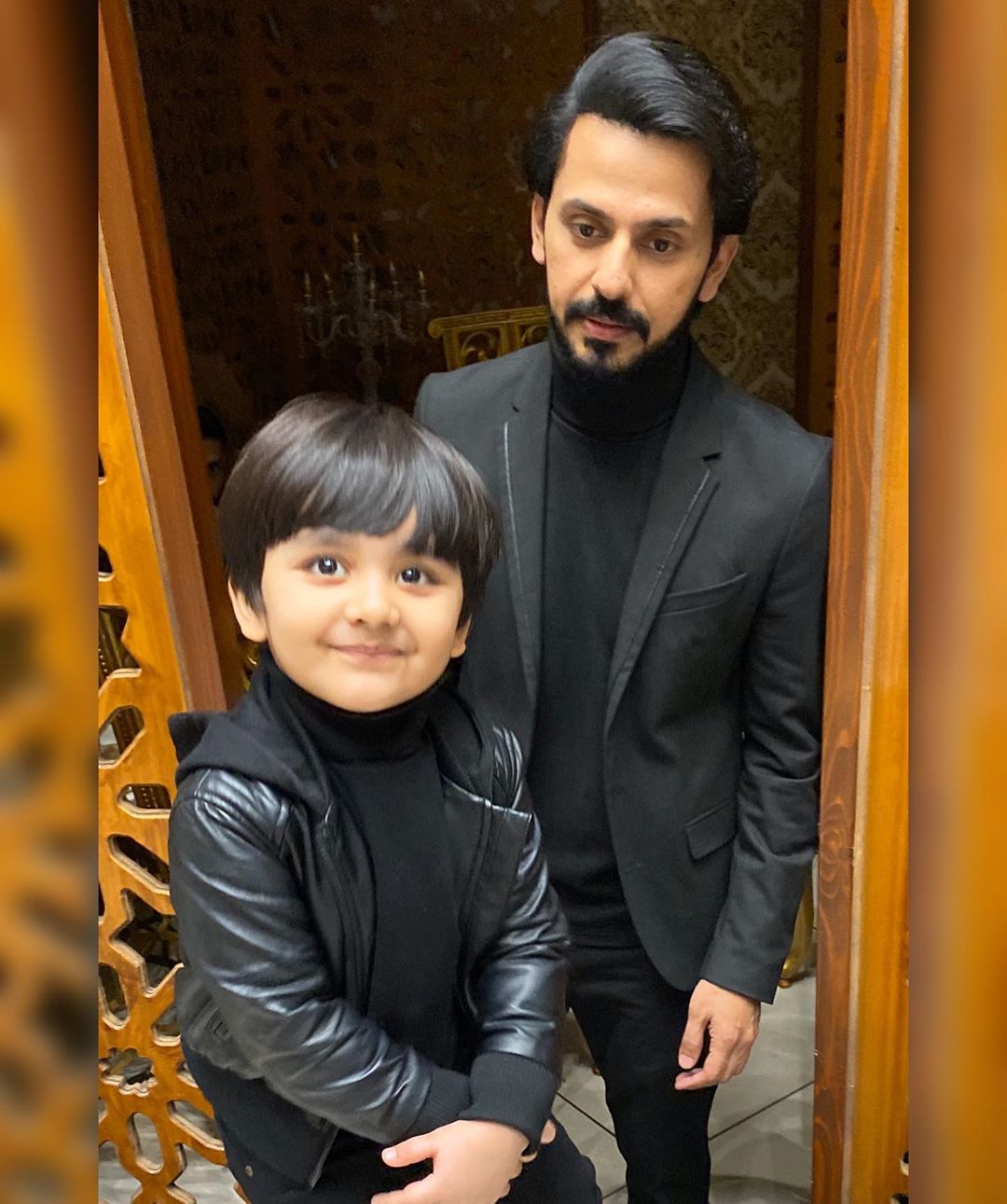 Bilal Qureshi and Uroosa Bilal Latest Beautiful Pictures with their Son