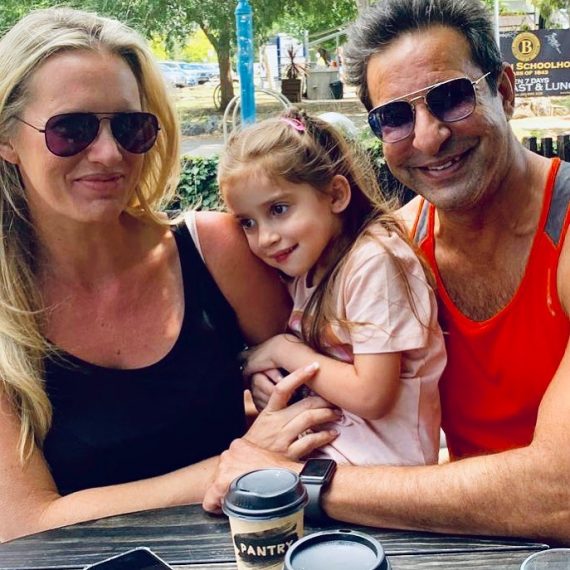 Wasim Akram with his Wife Shaniera in Australia Enjoying Vacations ...