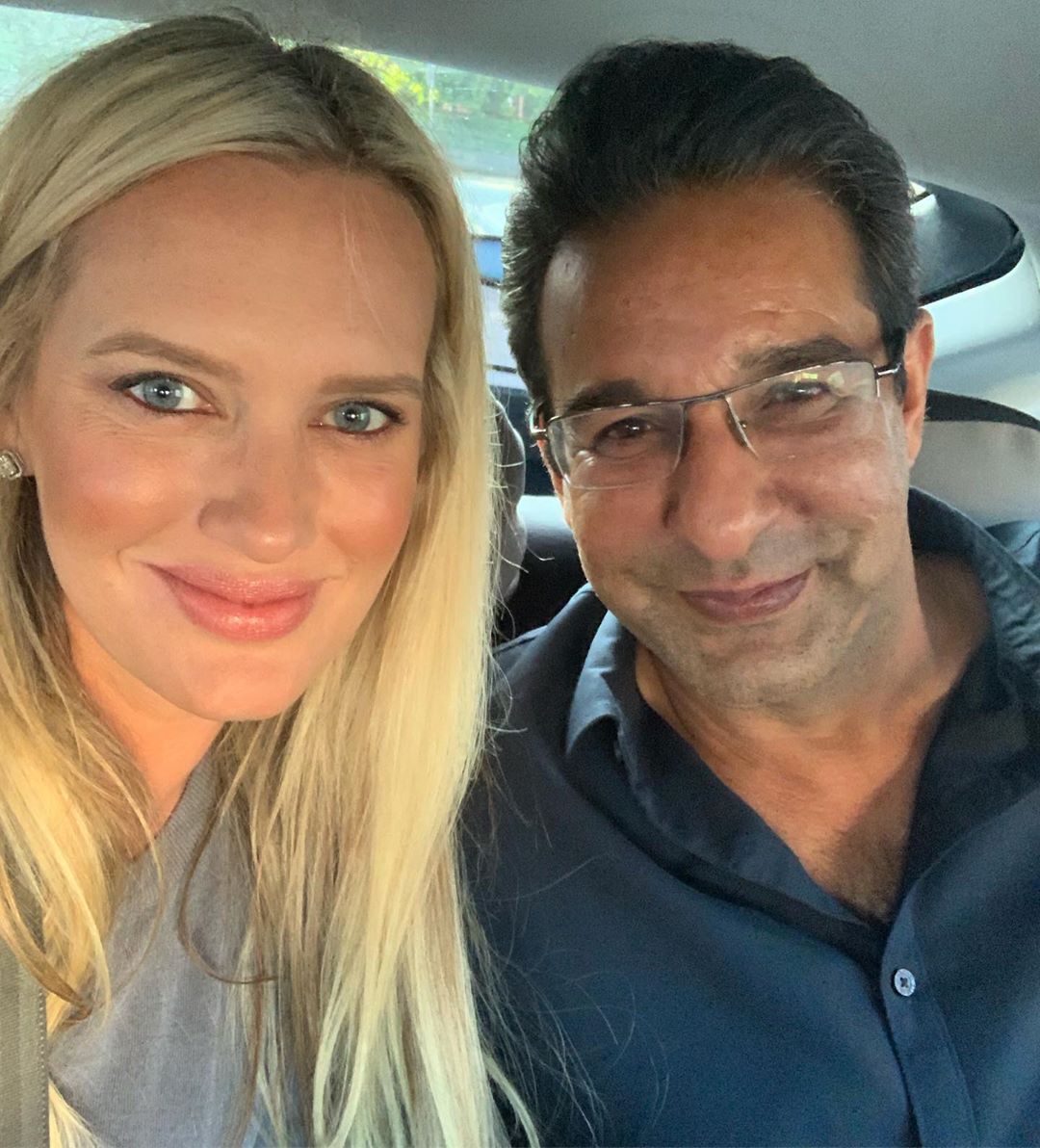 Wasim Akram Enjoying Vacations with his Wife Shaniera in Australia