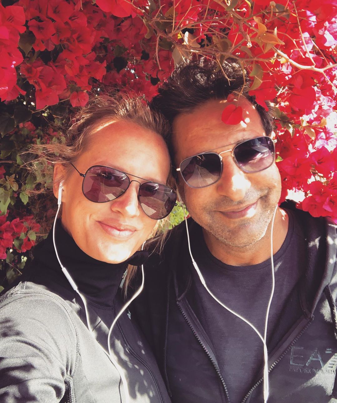 Wasim Akram Enjoying Vacations with his Wife Shaniera in Australia