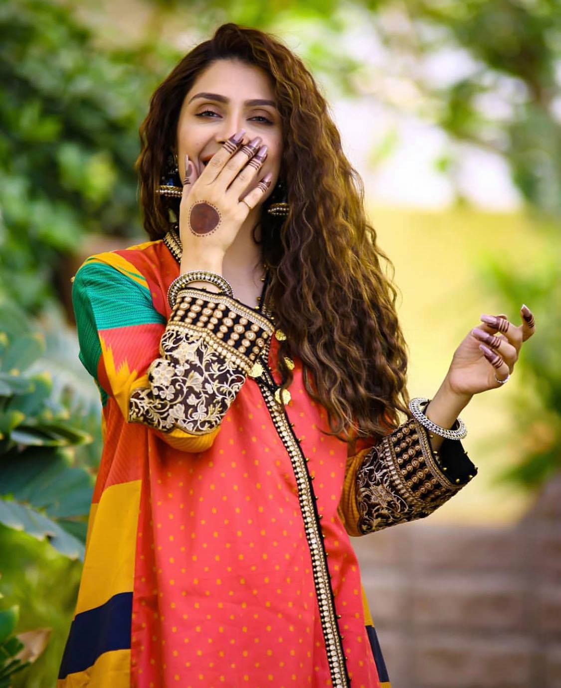 10 Most Gorgeous Photo Shoots of Ayeza Khan