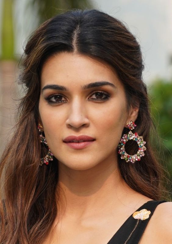 10 Pictures of Kriti Sanon that will Drool you Down