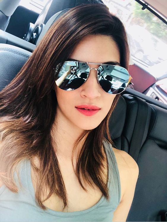 10 Pictures of Kriti Sanon that will Drool you Down