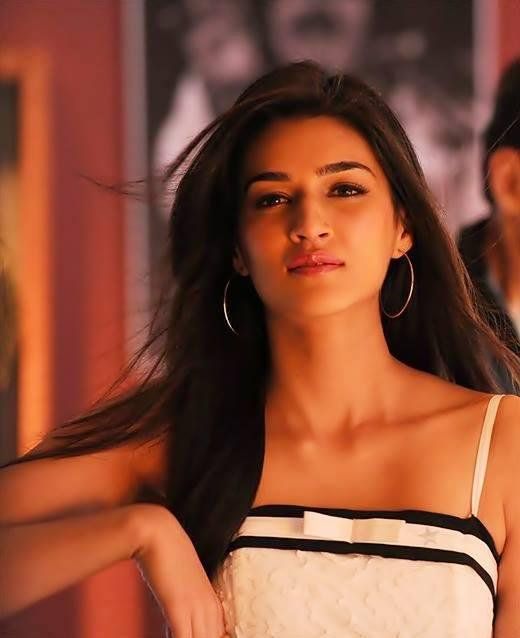 10 Pictures of Kriti Sanon that will Drool you Down