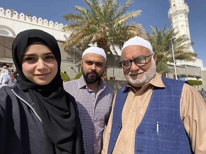 Singer Aima Baig Performed Umrah with her Siblings