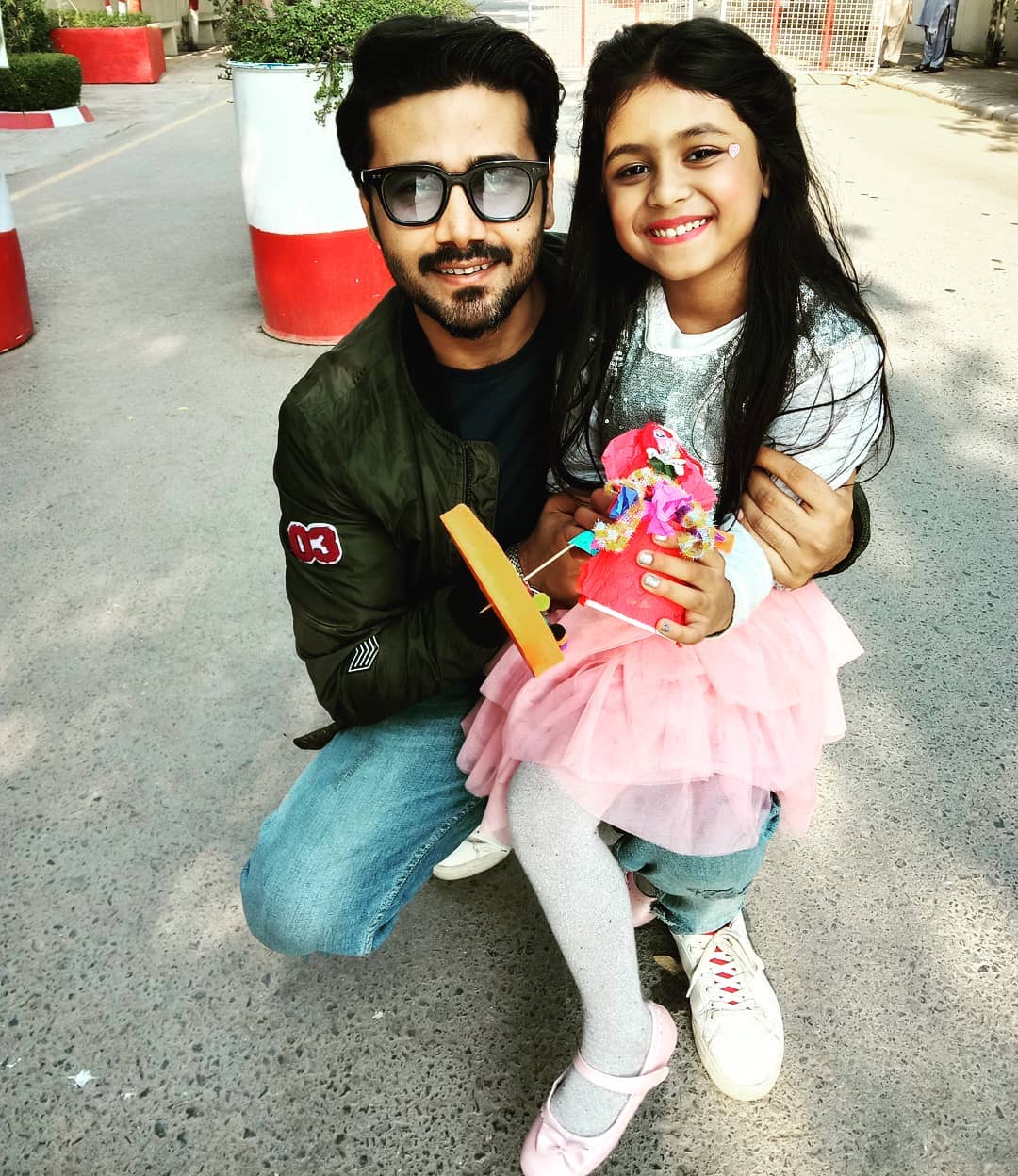 Latest Pictures of Actor Ali Abbas With His Wife And Kids