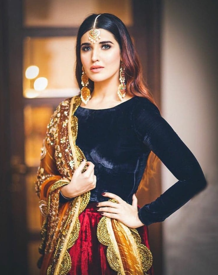 10 Beautiful Lehengas Worn By Pakistani Actresses