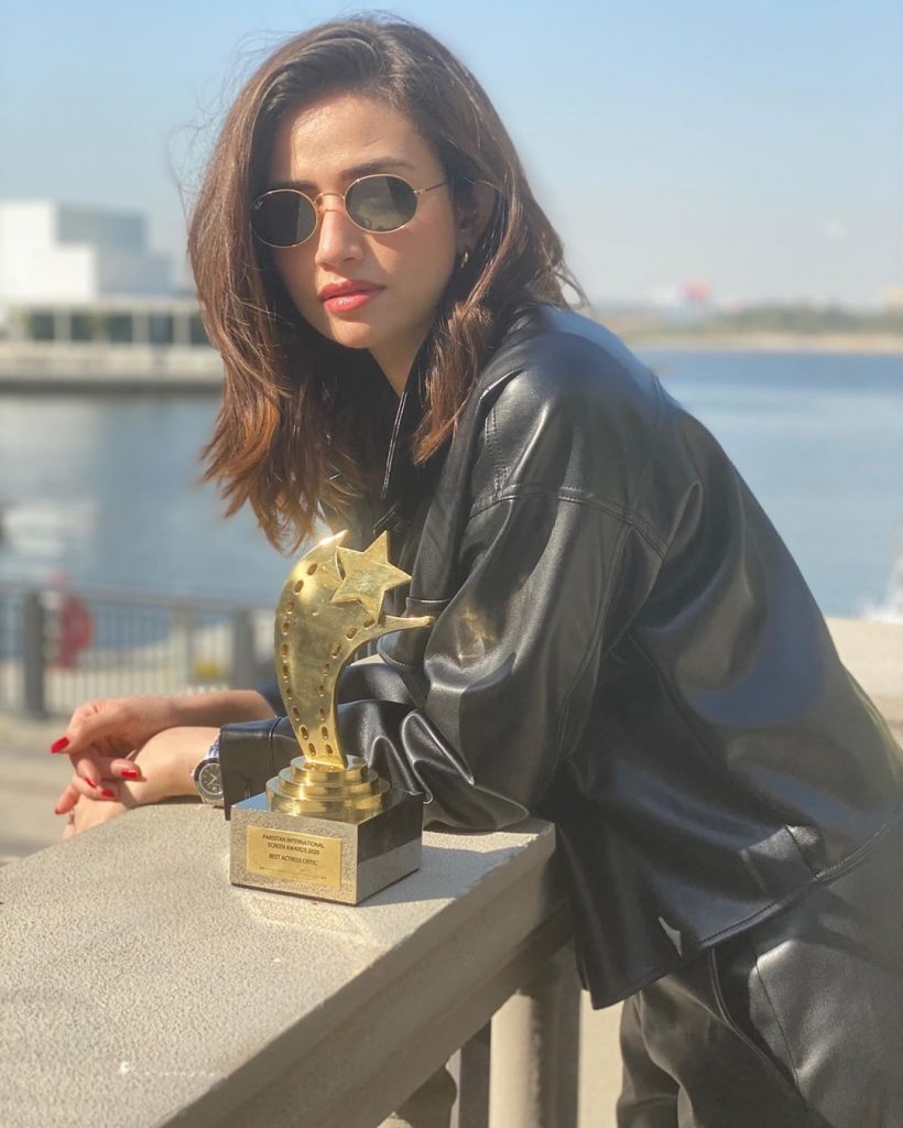 Hina Javed Congratulated Sister Sana Javed On Winning PISA Award