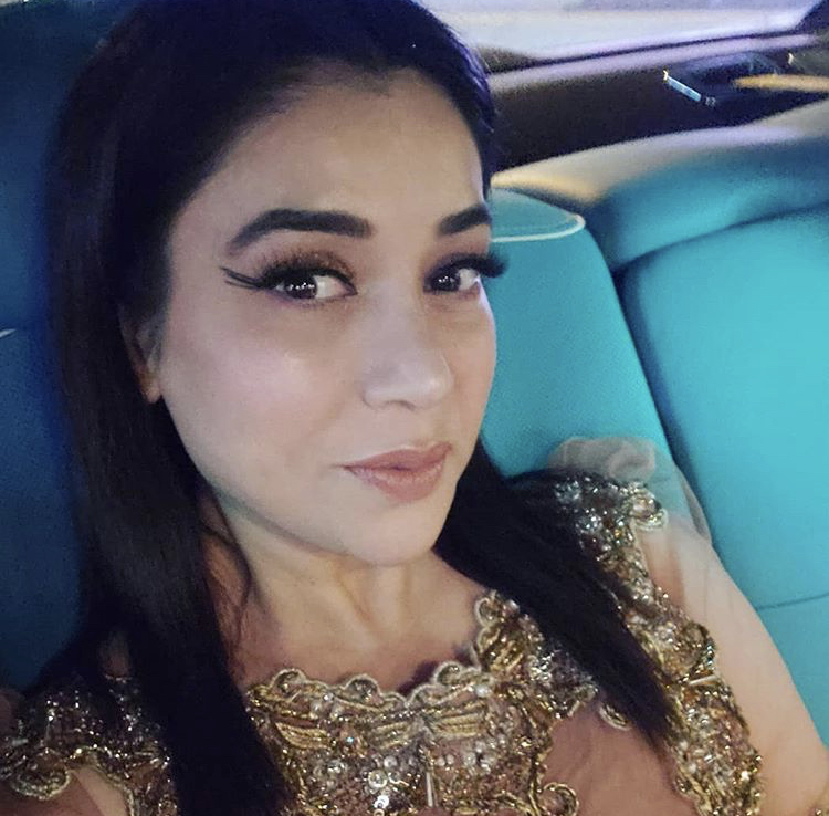 Komal Rizvi Is Not Going To Take Selfies With Anyone