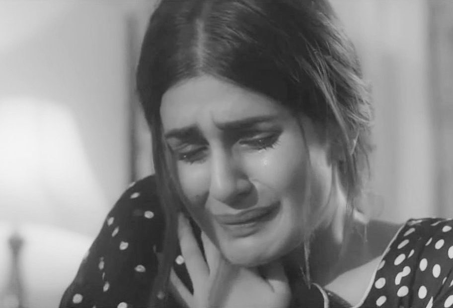 Kubra Khan Pens Down Experience Of Playing Husn-e-Jahan In Drama Alif