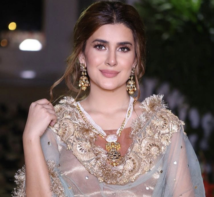Gorgeous Kubra Khan On Her Sister's Reception
