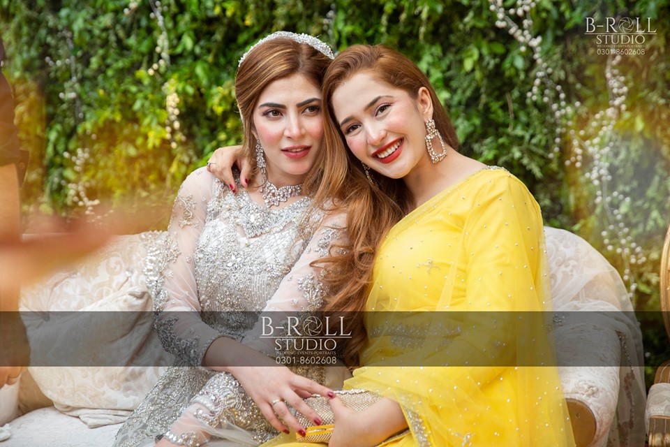 Actress Naimal Khawar Abbasi Beautiful Family Pictures