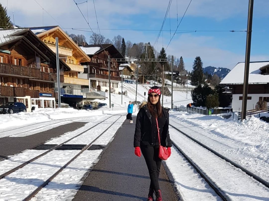 Yasir Nawaz with Wife Nida Yasir Enjoying Winter Vacations in Switzerland 2020