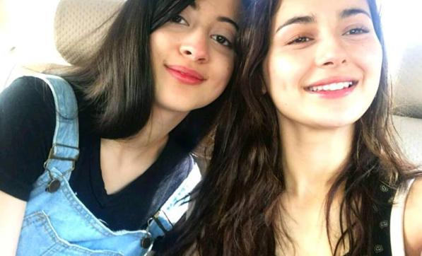 Pakistani Actresses With Their Non Famous Beautiful Sisters