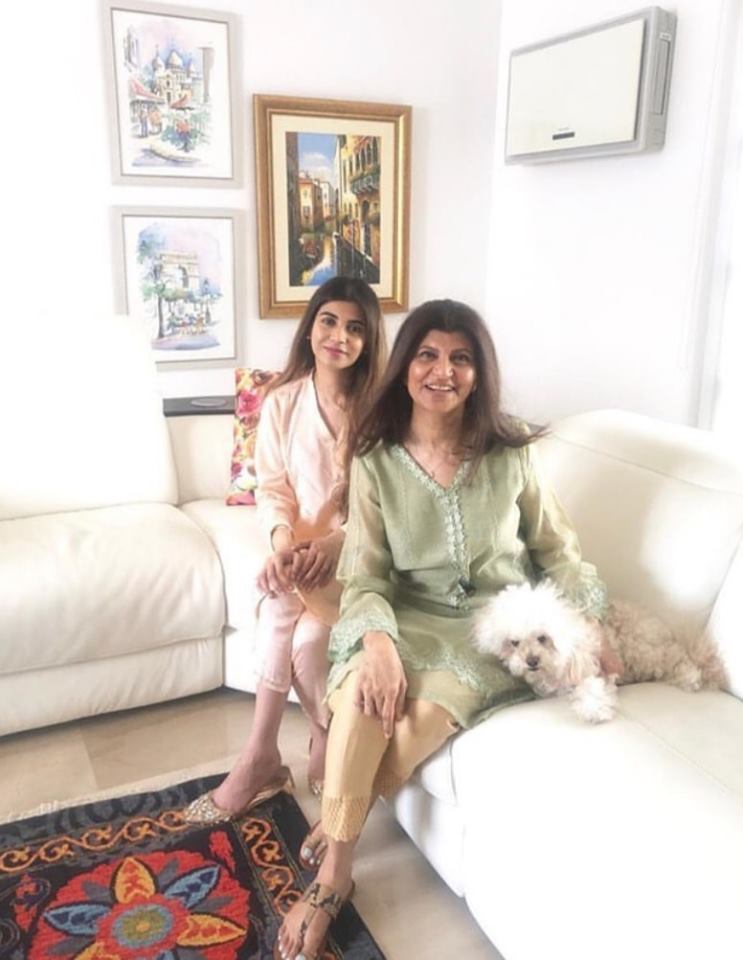 Actress And Director Rubina Ashraf Latest Pictures with Her Family