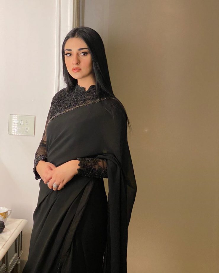 Beautiful Sarah Khan Latest Pictures In Saree From Her Upcoming Drama Reviewitpk 