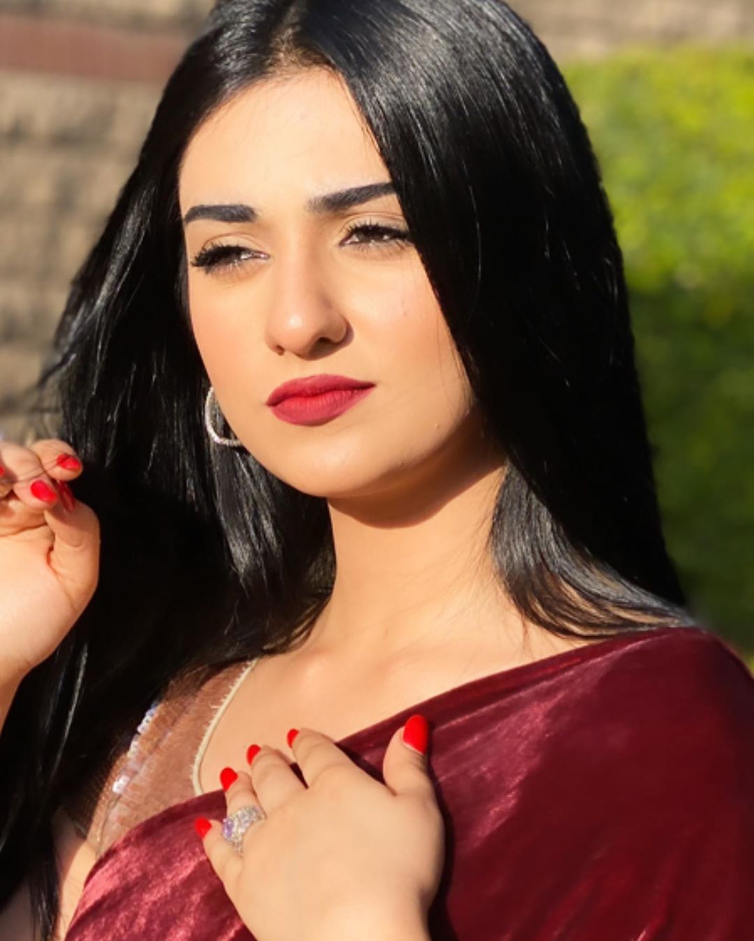Beautiful Sarah Khan Latest Pictures in Saree from Her Upcoming Drama