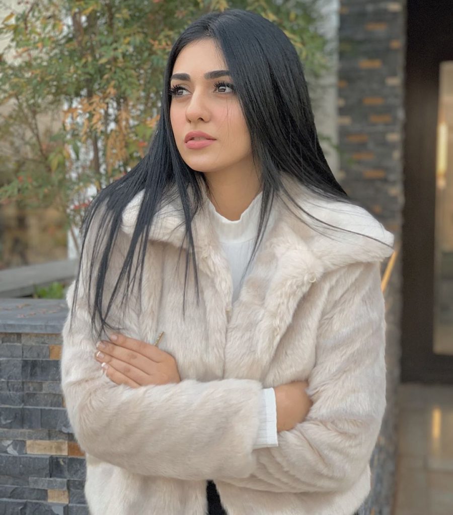 Sarah Khan Misses Her Mother On Valentine's Day