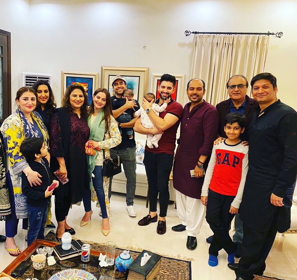 Junaid Khan and Muneeb Butt with their Families at a Dinner