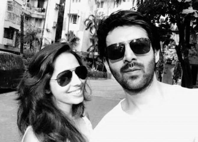 Kartik Aryan's Rare Family Pictures