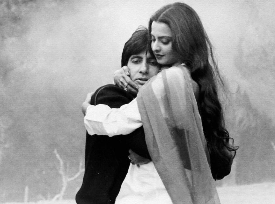 What? Rekha Still Considers Amitabh a Danger?