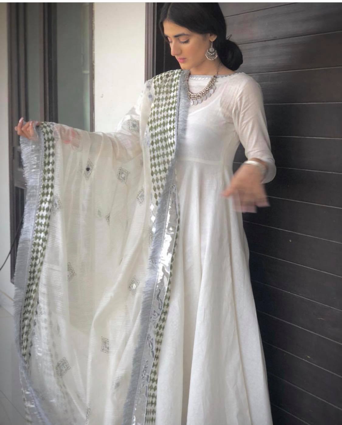 Top Pakistani Actresses In Beautiful White Dresses