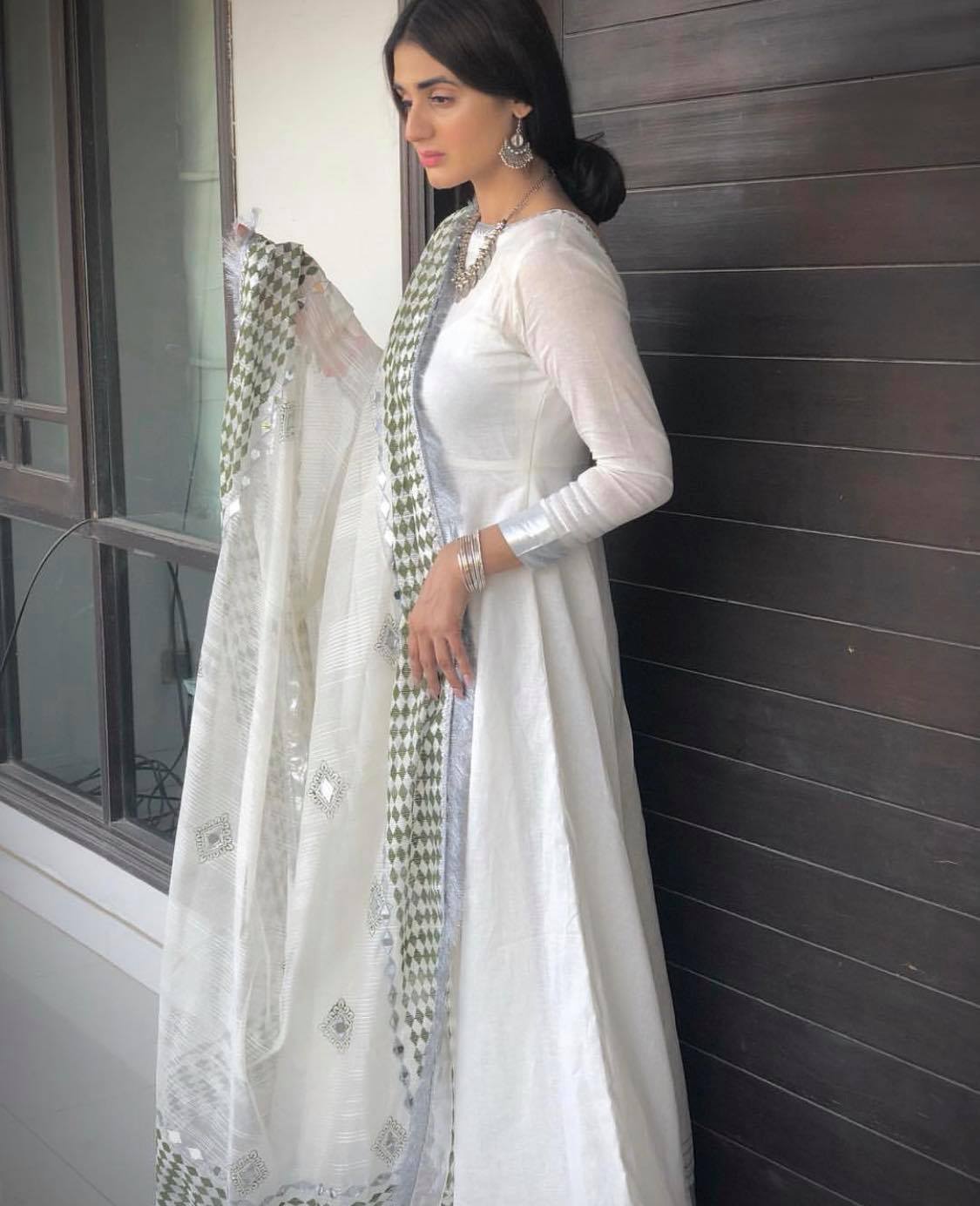 Top Pakistani Actresses In Beautiful White Dresses