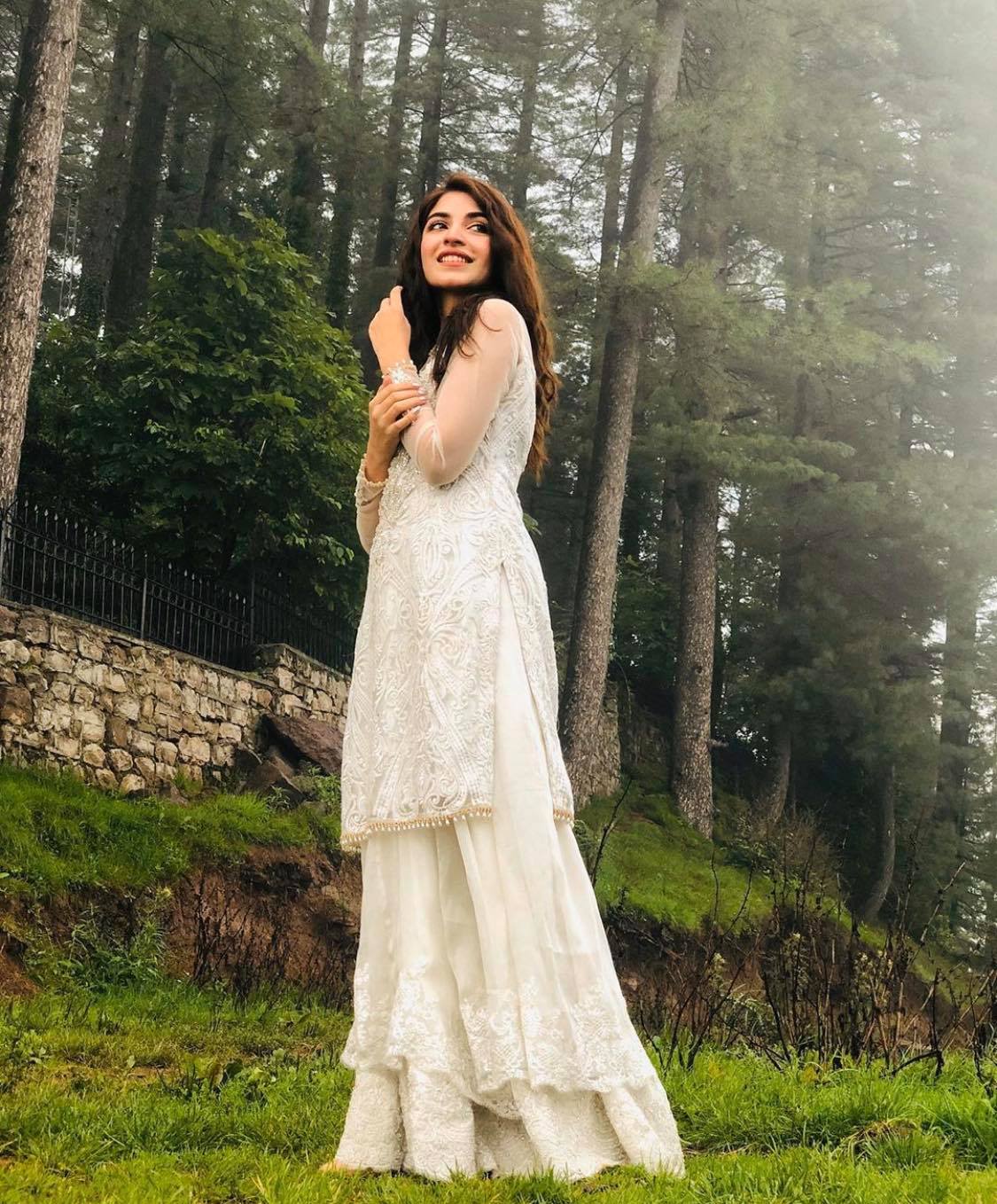 Top Pakistani Actresses In Beautiful White Dresses