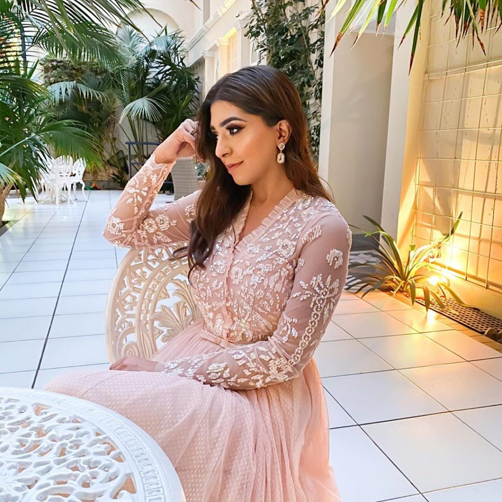 bridal-shower-pictures-of-maya-ali-sister-in-law-nosha-afnan-reviewit-pk
