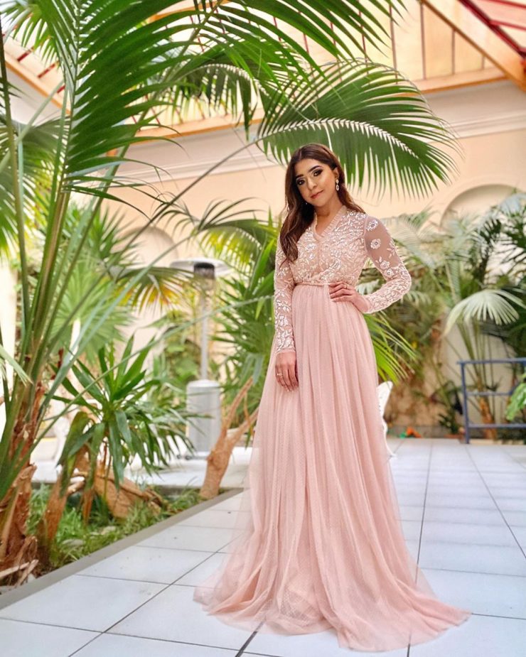 bridal-shower-pictures-of-maya-ali-sister-in-law-nosha-afnan-reviewit-pk
