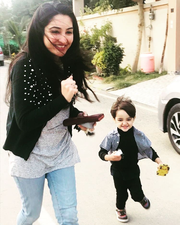 Syed Shafaat Ali Beautiful Pictures with his Wife and Son