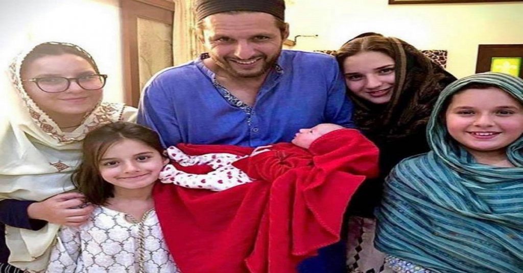 Shahid Afridi Is Missing His Little Daughter In Isolation