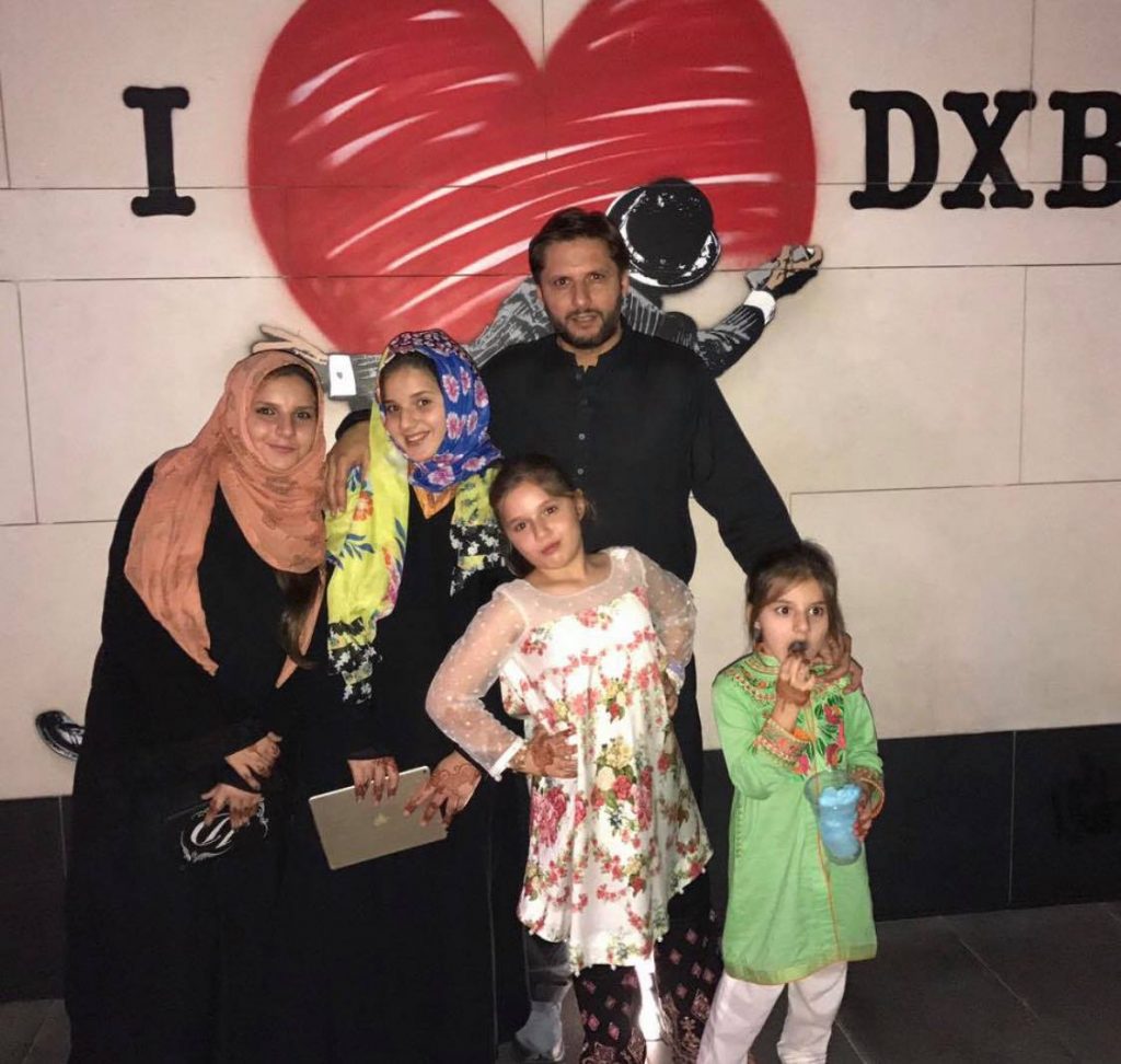 Shahid Afridi Is Missing His Little Daughter In Isolation