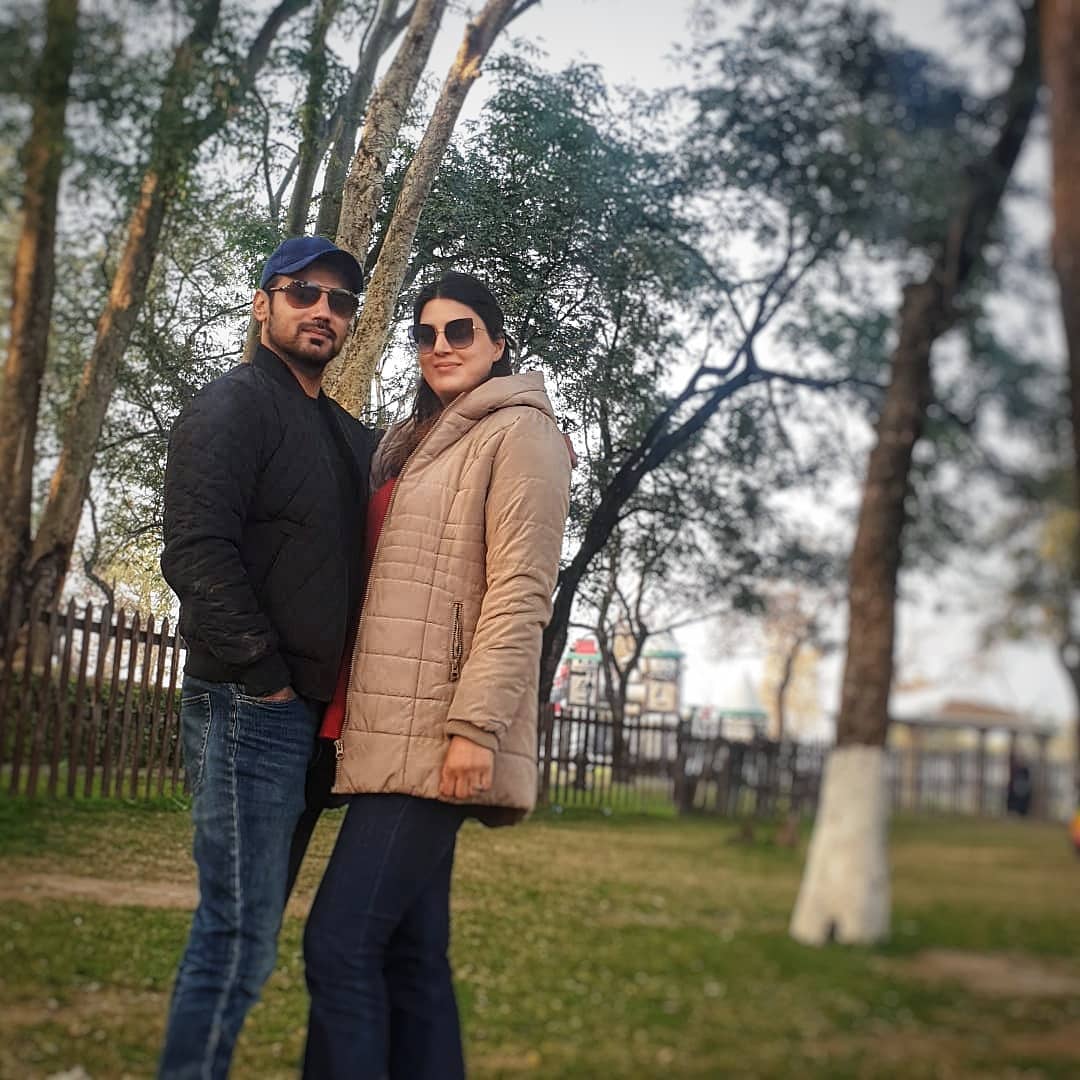 Latest Pictures of Zahid Ahmed with his Wife and Kids