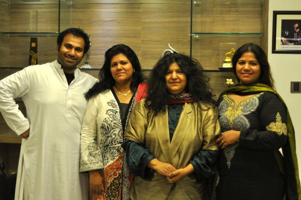 Beautiful Family of Abida Parveen – Unseen Photos