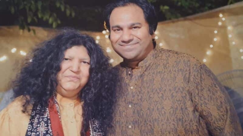 Beautiful Family of Abida Parveen – Unseen Photos