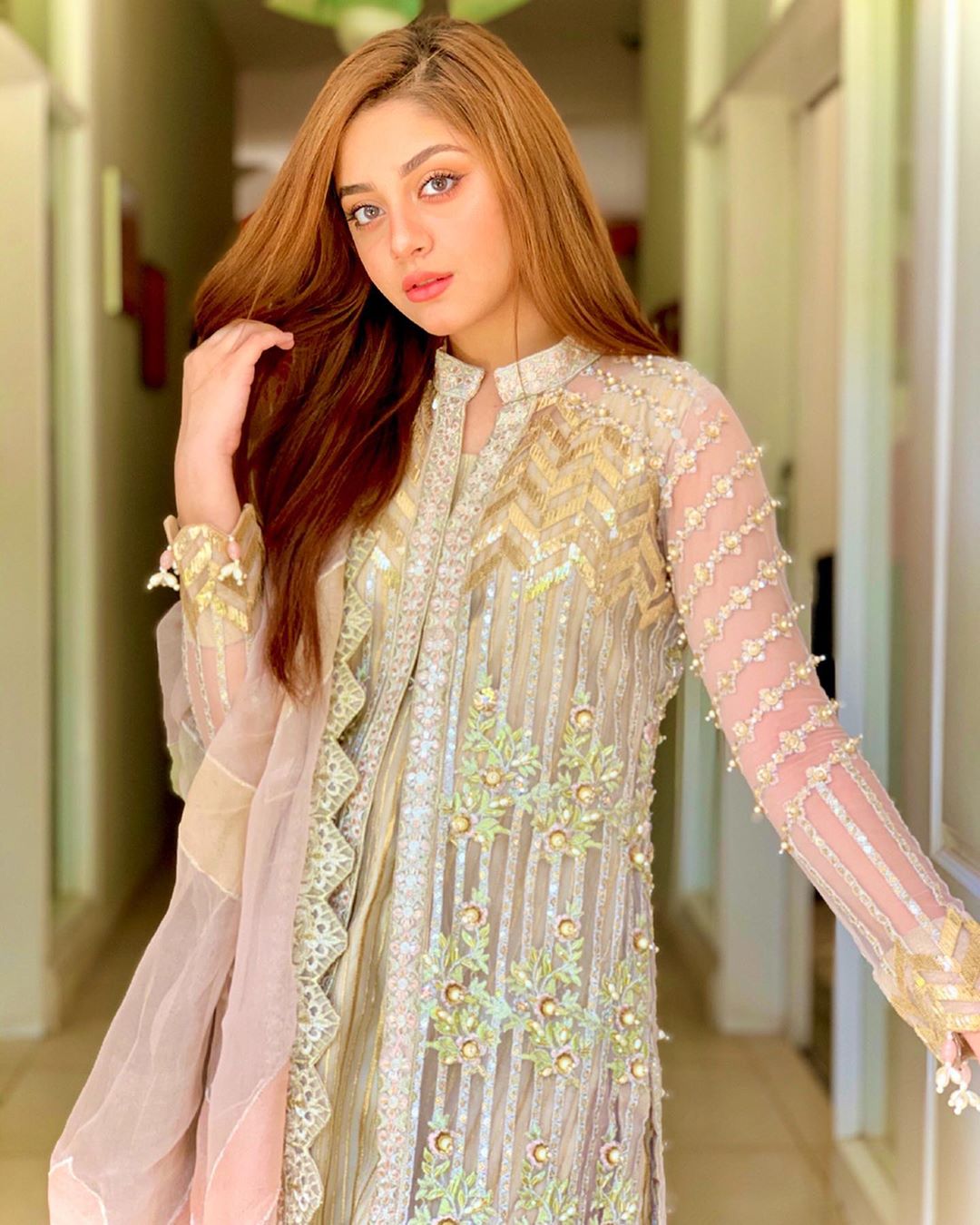 Gorgeous Alizeh Shah Latest Beautiful Pictures