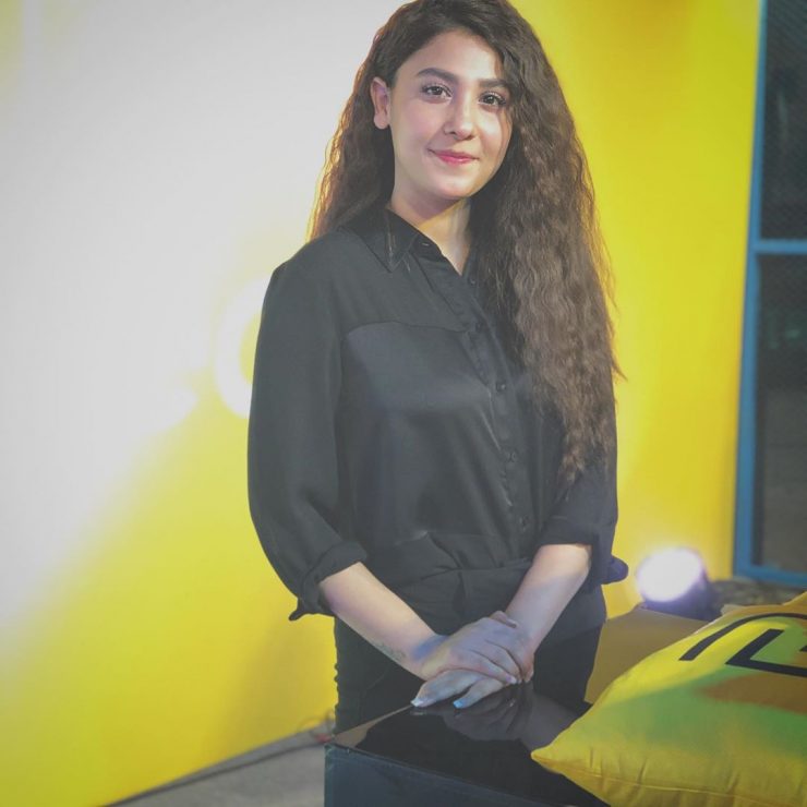 Hina Altaf Talks About Her Journey In Showbiz | Reviewit.pk