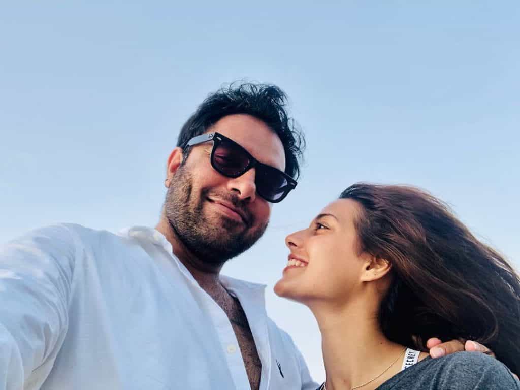 Iqra Aziz And Yasir Hussain Enjoying Quarantine Time