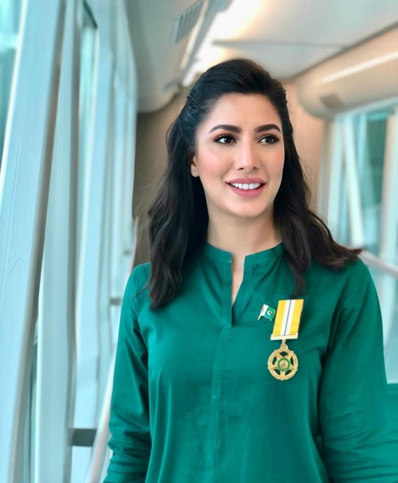 Mehwish Hayat Remembers Time Of Receiving TamghaeImtiaz Reviewit.pk