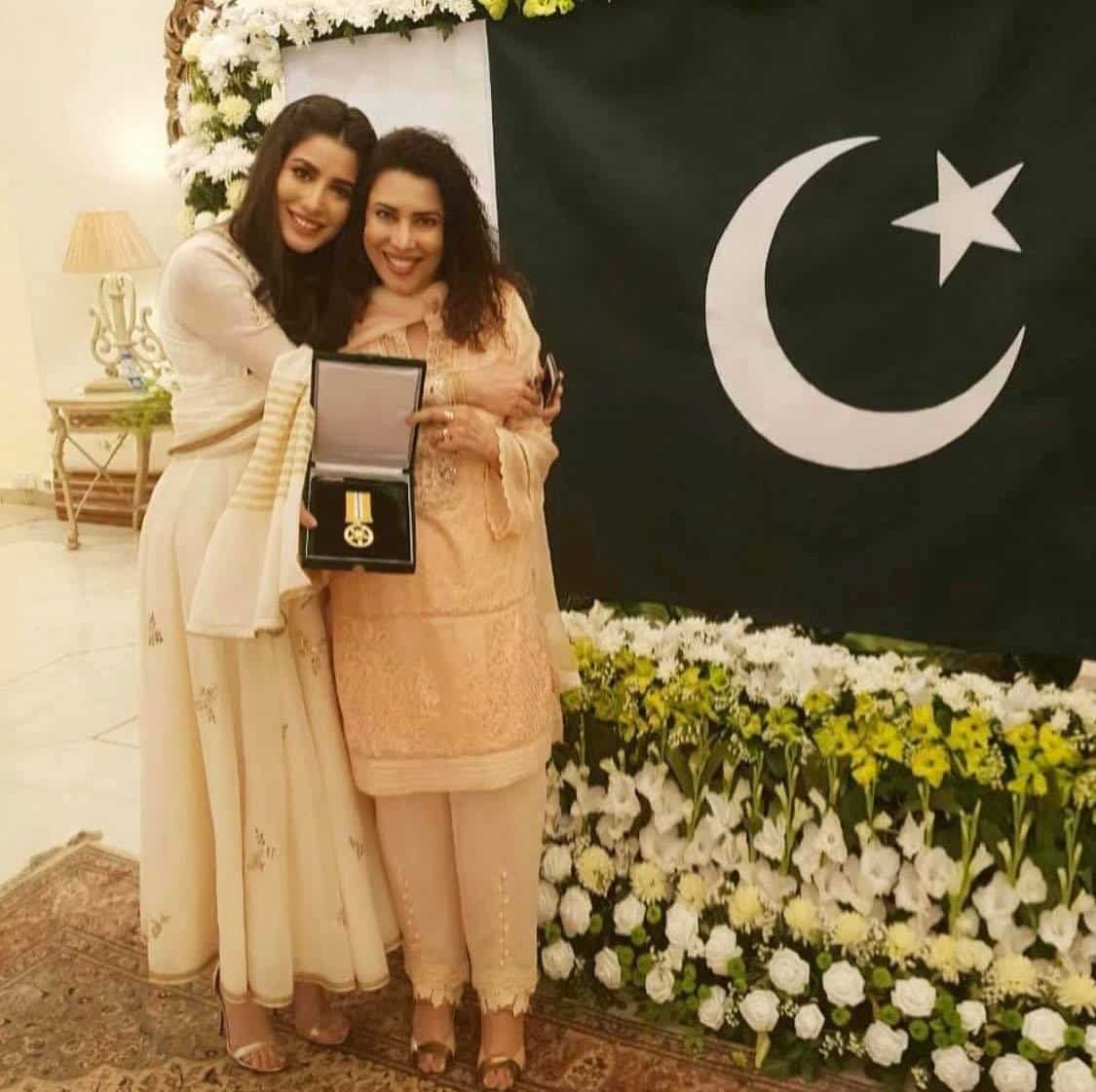 Young Looking Mothers of Pakistani Celebrities