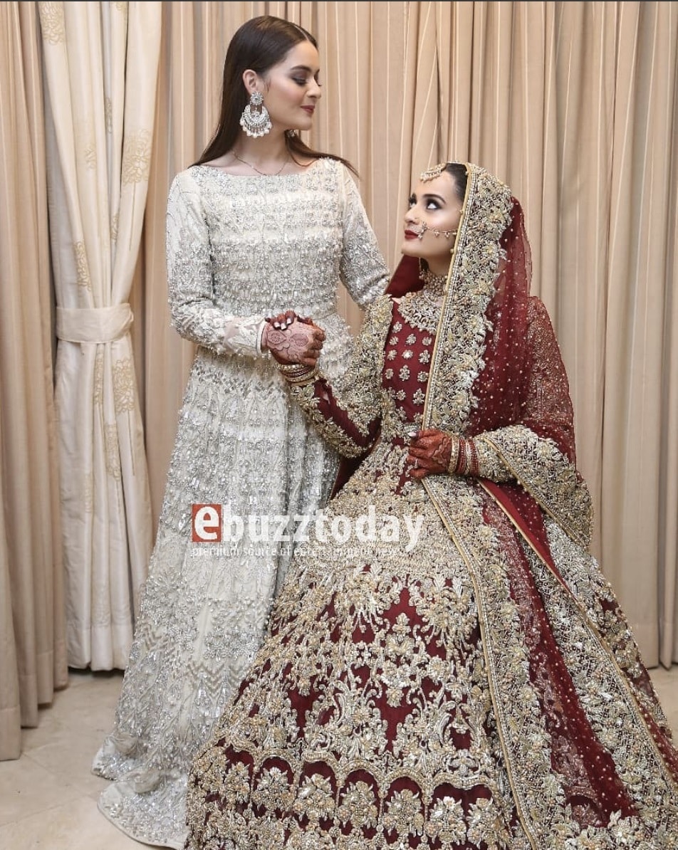 Beautiful Celebrities Sisters on Their Sister's Wedding Day